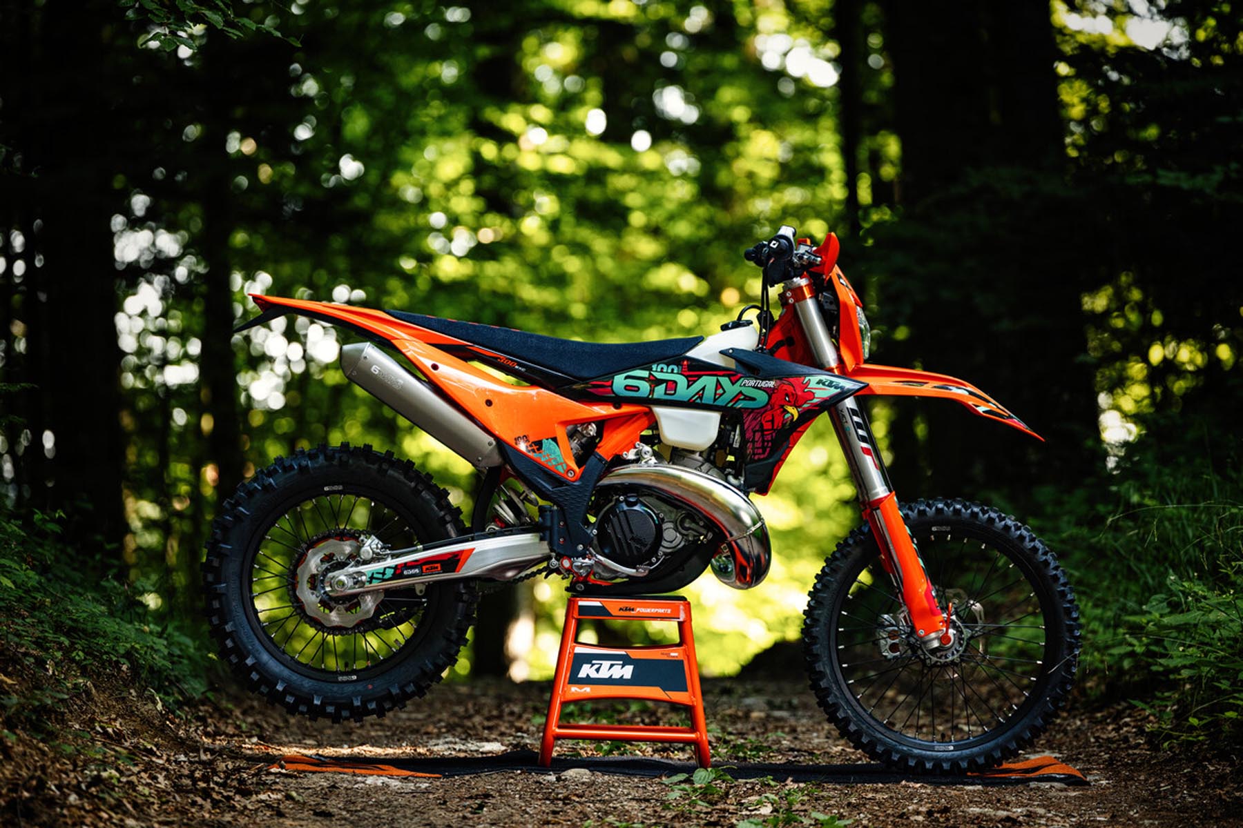 KTM_EXC_6DAYS_2027_02.jpg