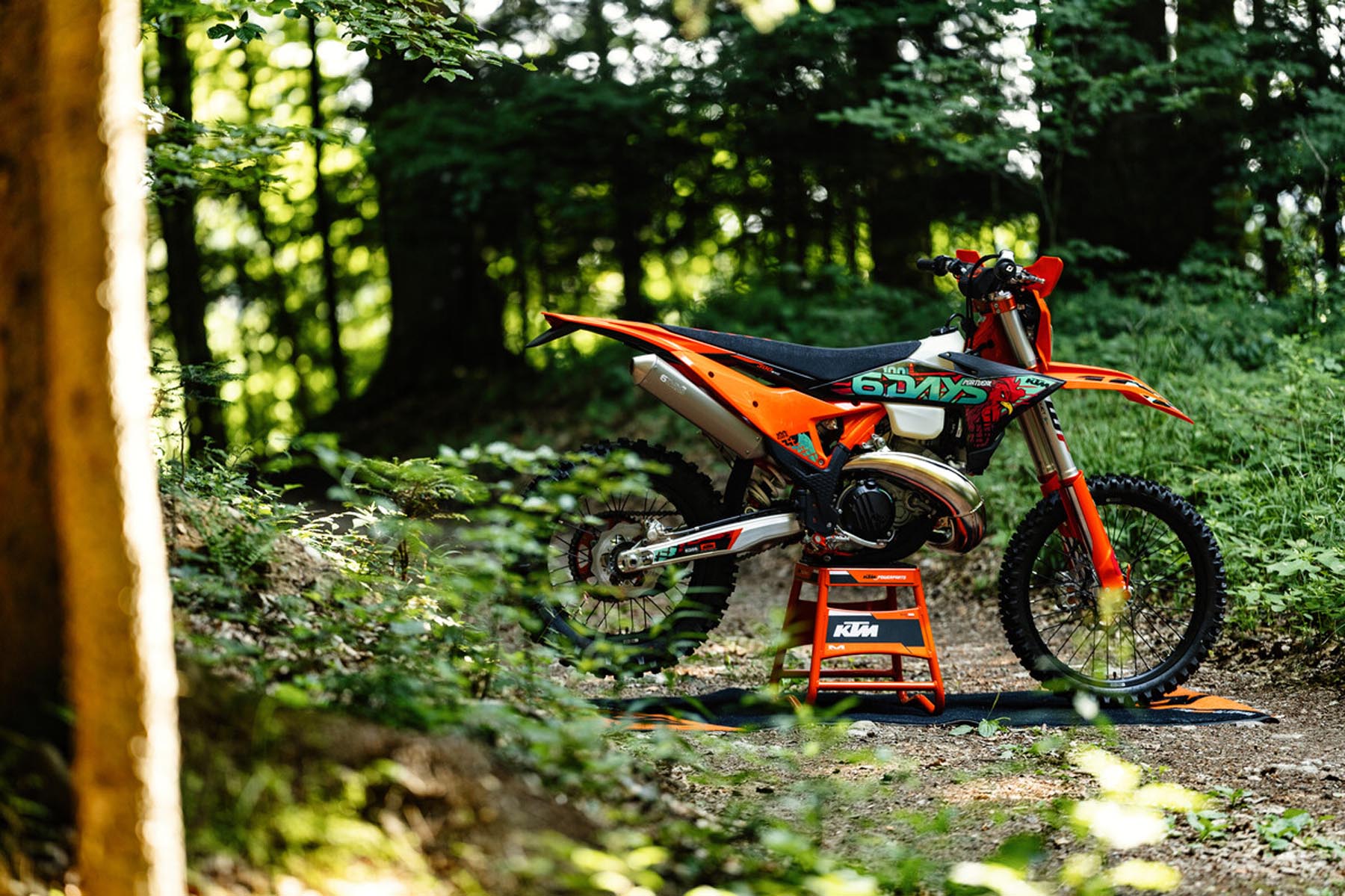 KTM_EXC_6DAYS_2027_03.jpg